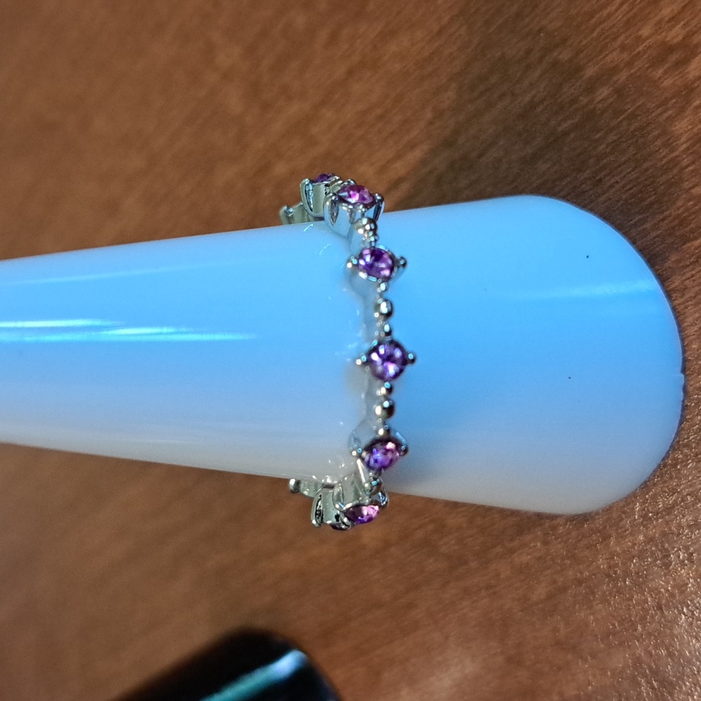 Ring size 9 - Picture 2 of 3